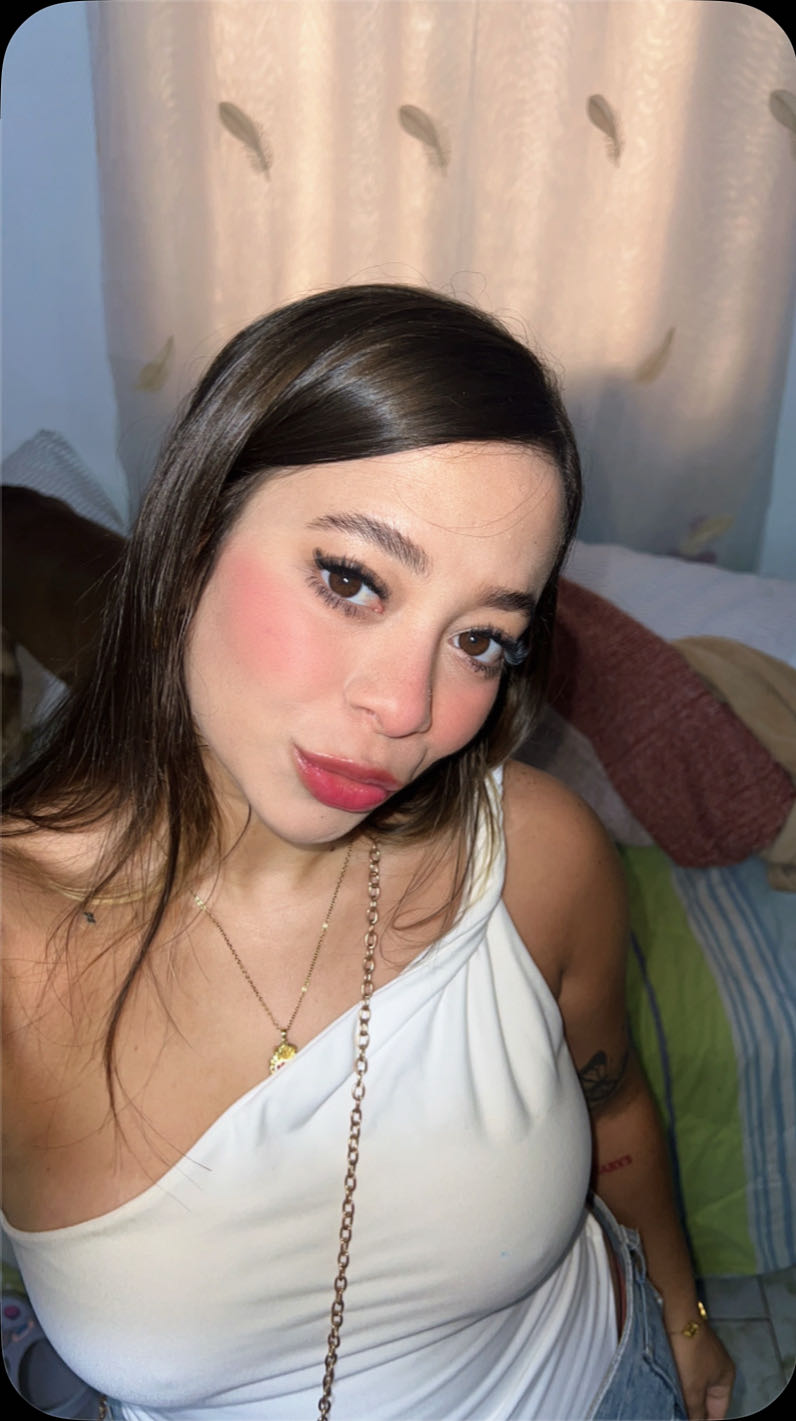 Isabella, 21 — talk with girls online free from Italy