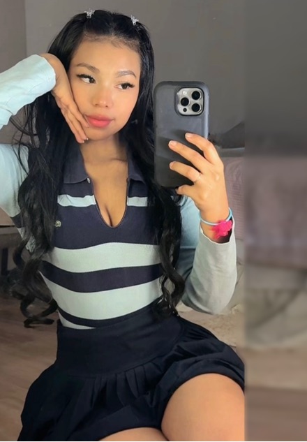 Emma, 22 — talk with girls online free from United Kingdom